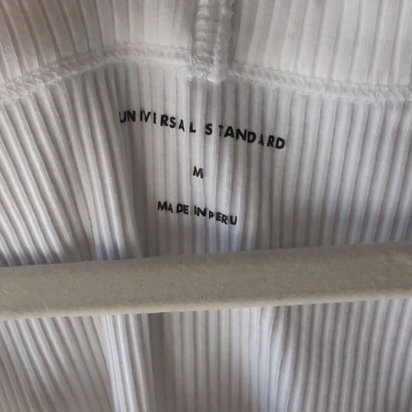 Universal Standard M White Ribbed Tank Top - Picture 2 of 4